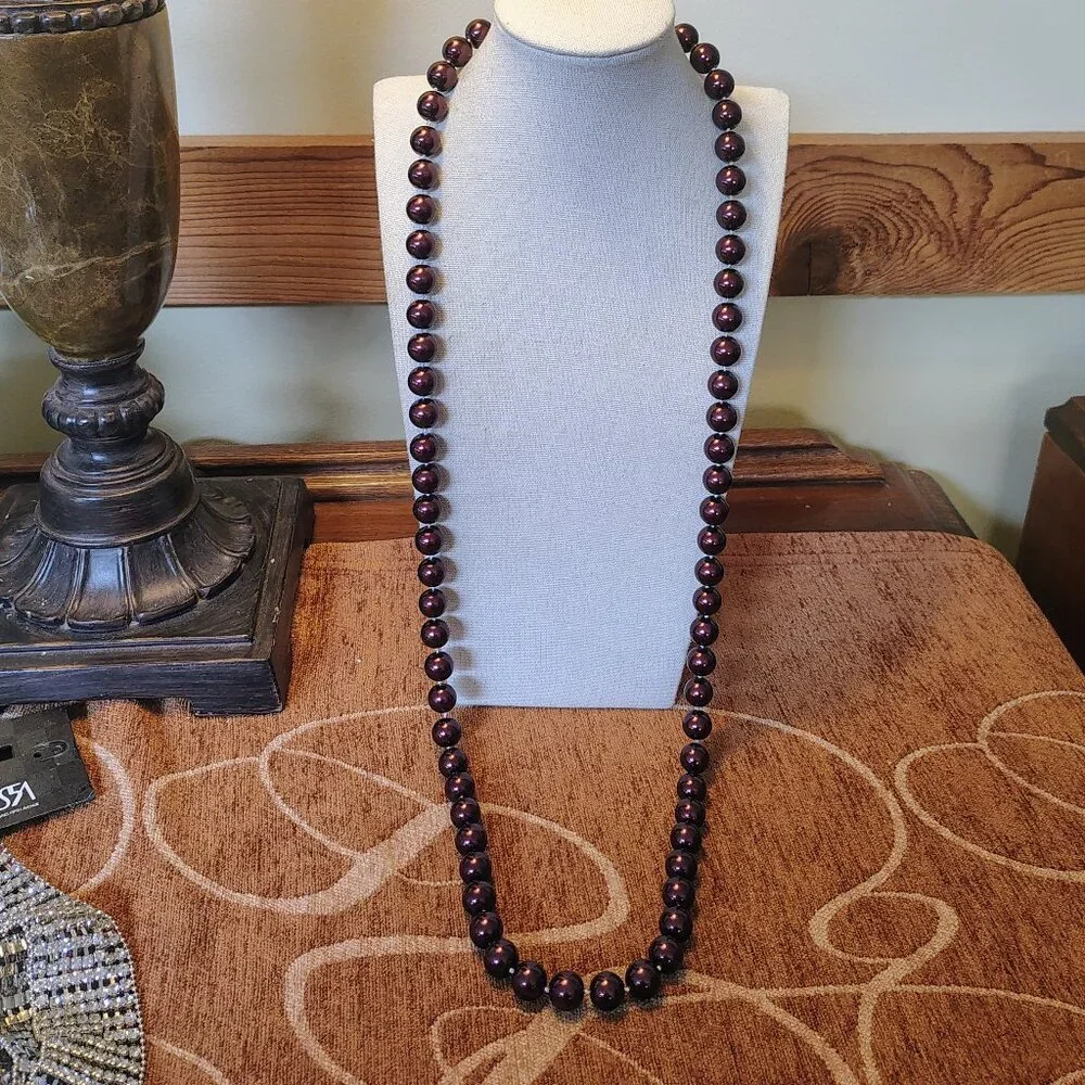 Vintage Burgundy Wine Faux Pearl Glass Bead Hand Knotted Necklace - Picture 6 of 7